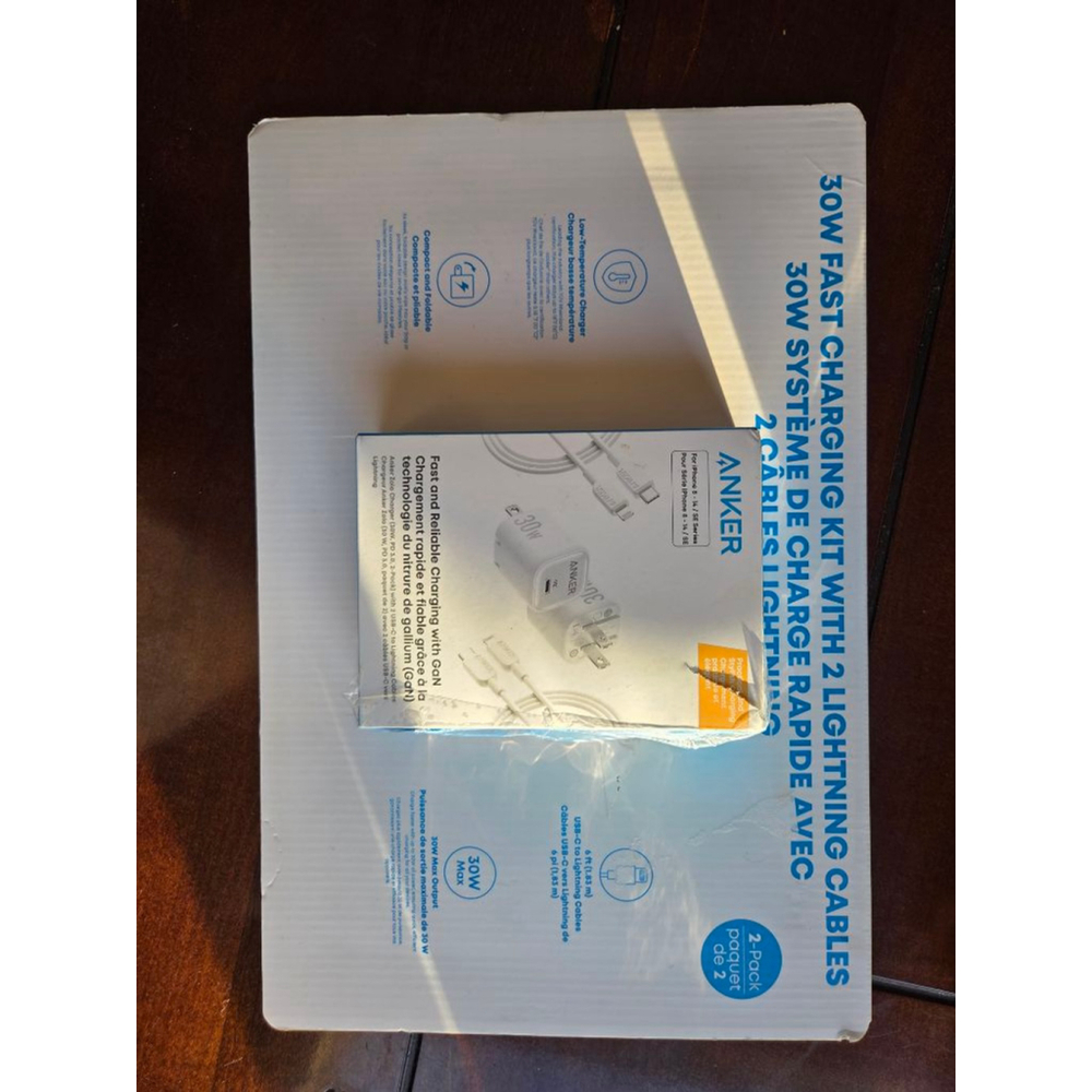 Anker White 30W Fast Charging Kit with 2 Lightning Cables One Size